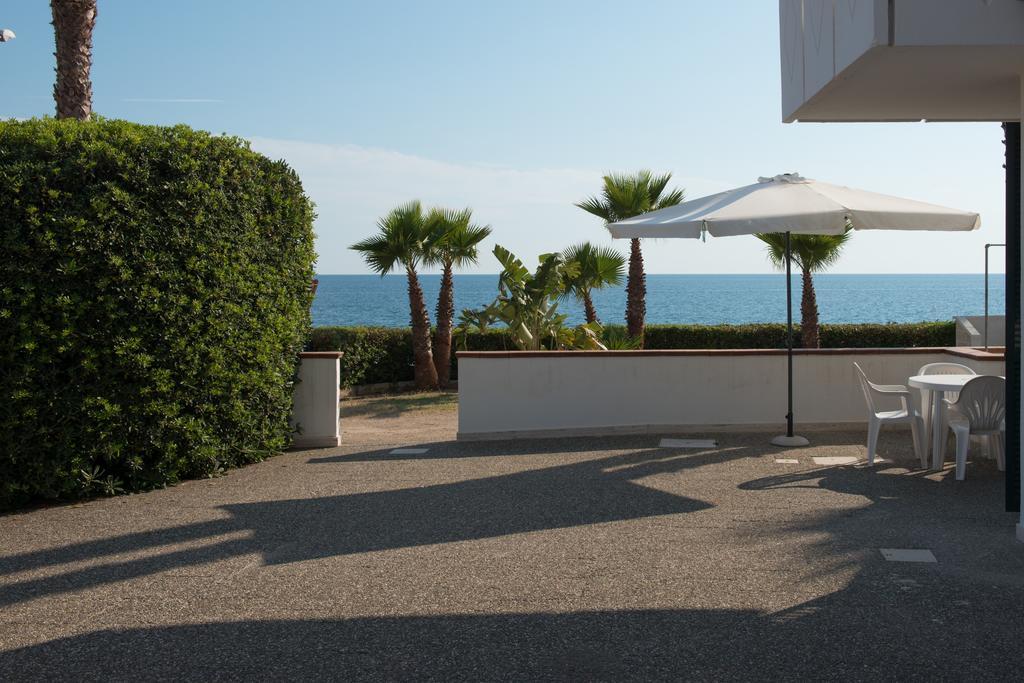 Blu Side Hotel & Residence Torre San Giovanni Exterior foto